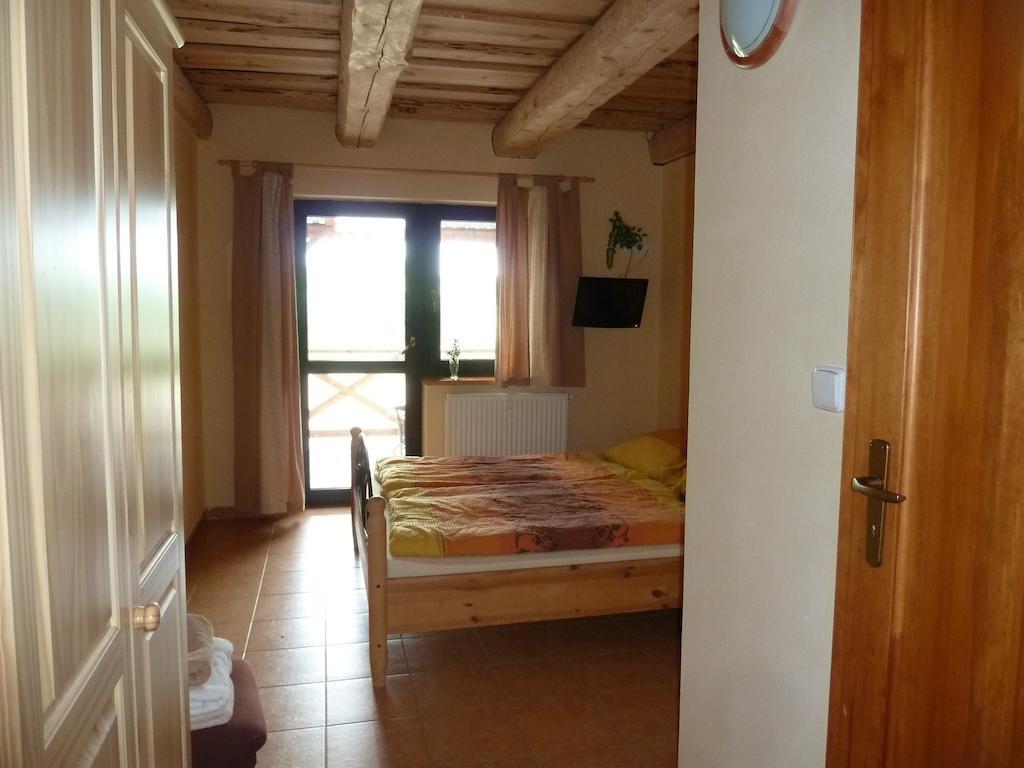 Q Ranch Hotel Bezdekov  ห้อง รูปภาพ