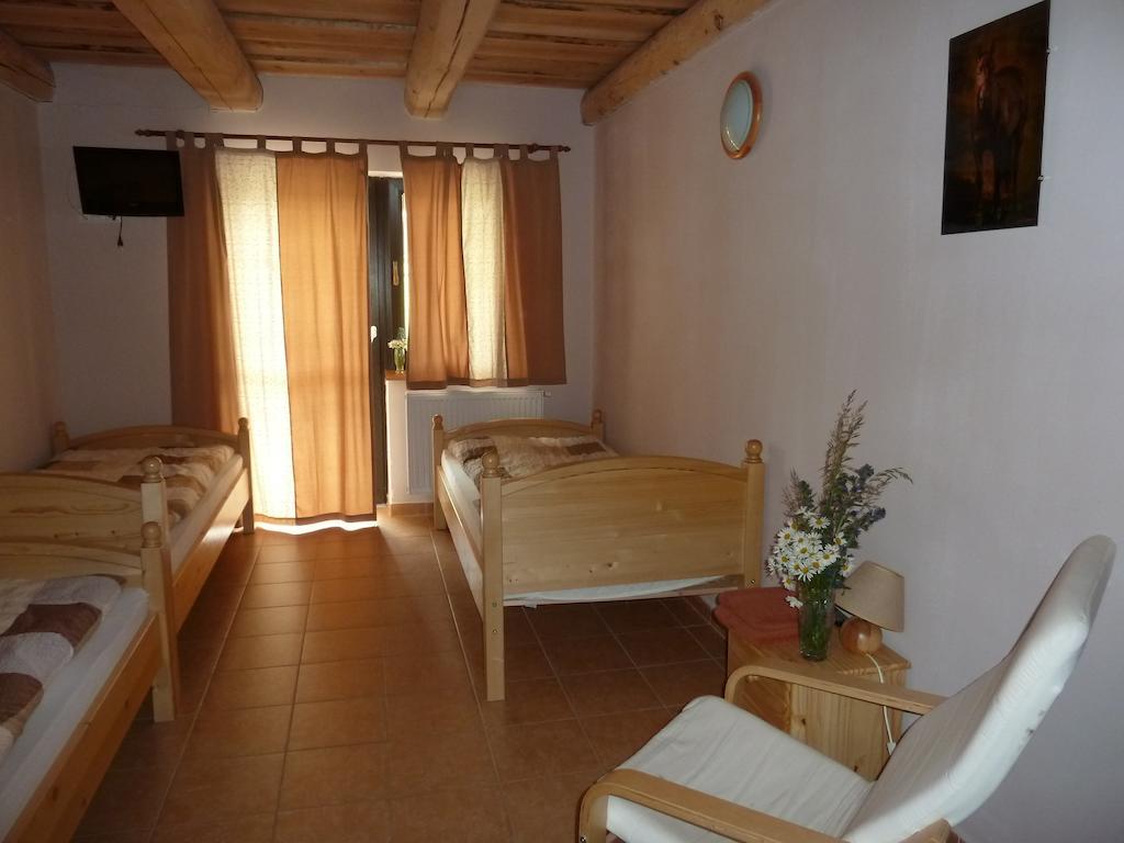 Q Ranch Hotel Bezdekov  ห้อง รูปภาพ