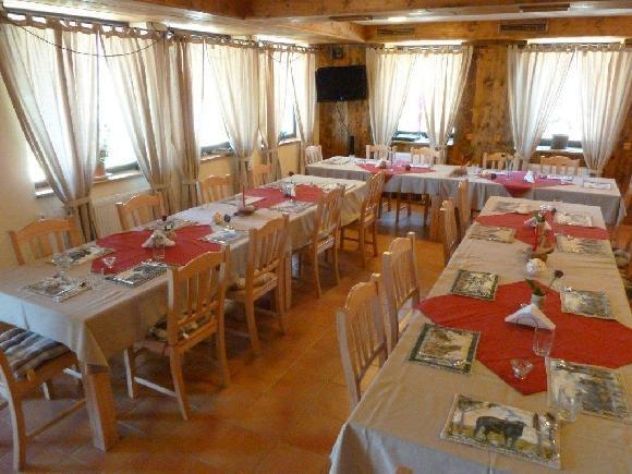 Q Ranch Hotel Bezdekov  ภายนอก รูปภาพ