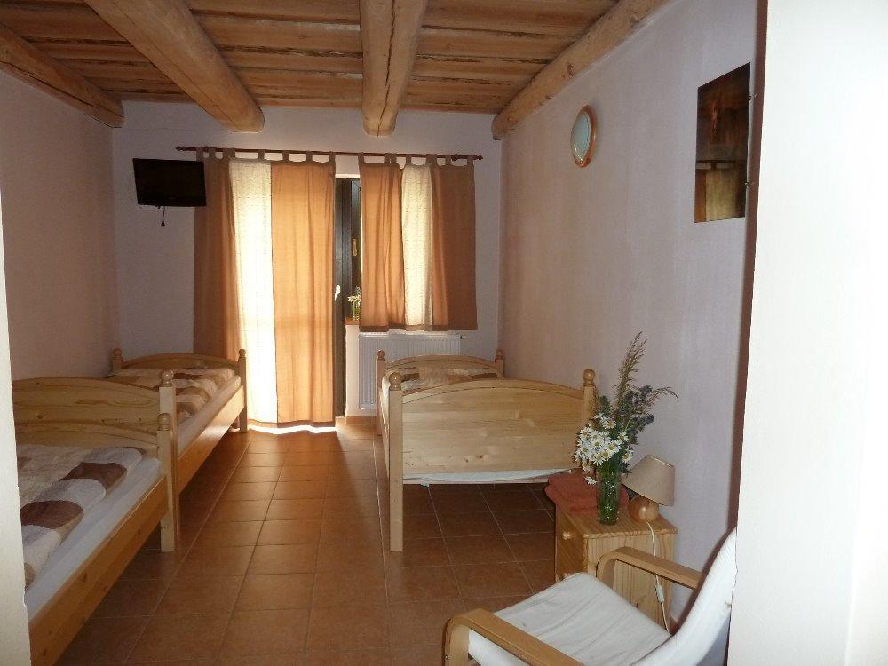 Q Ranch Hotel Bezdekov  ภายนอก รูปภาพ